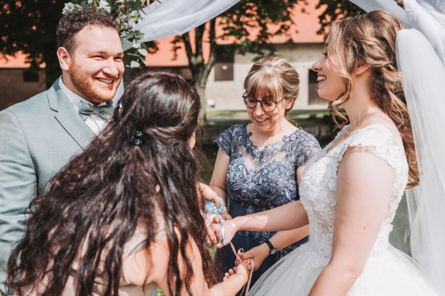 handfasting-trauritual-familie-mamas-freie-trauung